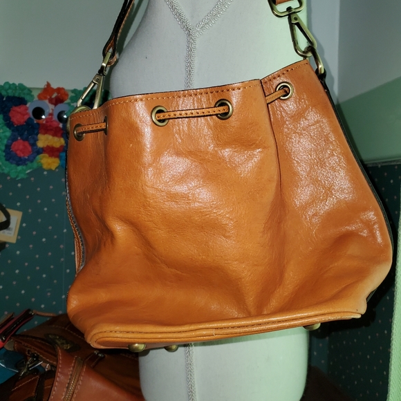 PRATESI EUC DRAWSTRING LEATHER BUCKET BAG - Picture 10 of 10